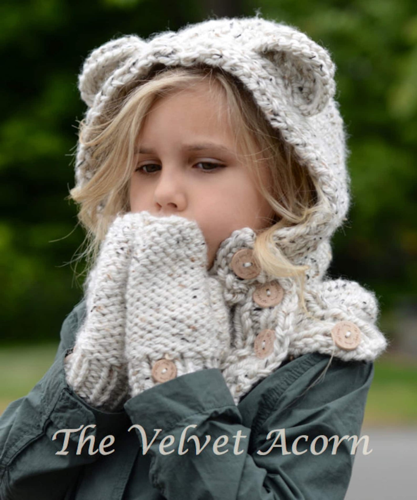 Polar Bear Cowl Knitting Pattern (12/18 month - Toddler - Child - Adult sizes)